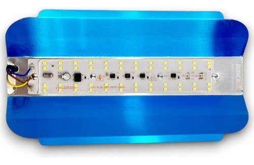 Lampara Reflector Ultraliviano 50w Multivoltaje