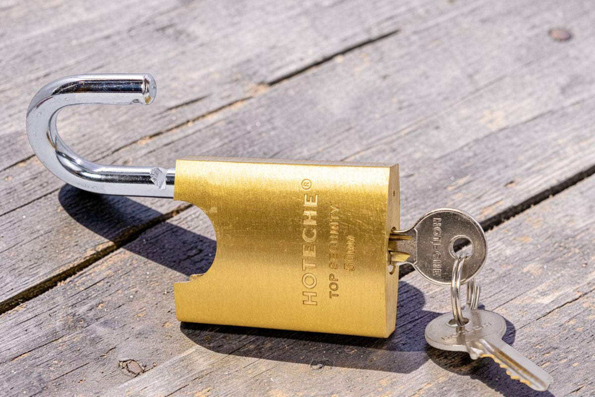 Candado Con Dos Llaves Seguridad 50mm Hoteche