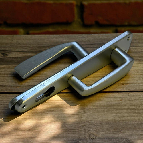 Cerradura De Manilla Para Puerta Fija/movil Plata Exxel