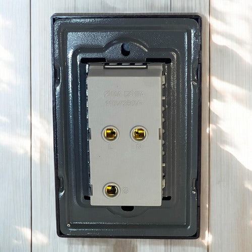 Toma Doble Metalizada 15a 110v-250v Run