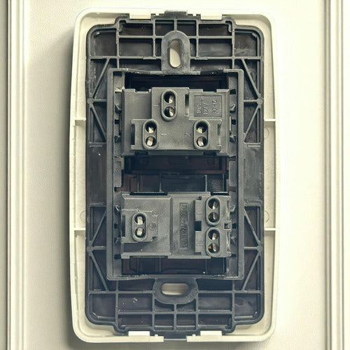 Interruptor Toma Corriente 3way Plata Lumistar