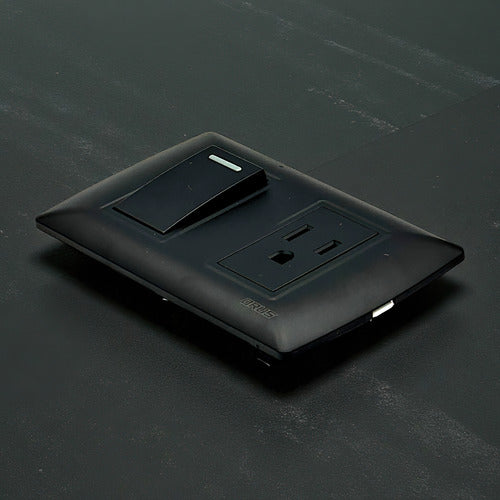 Interruptor Toma Negro 15amp Orus