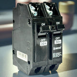 Breaker Superficial 2X30AMP Lumistar