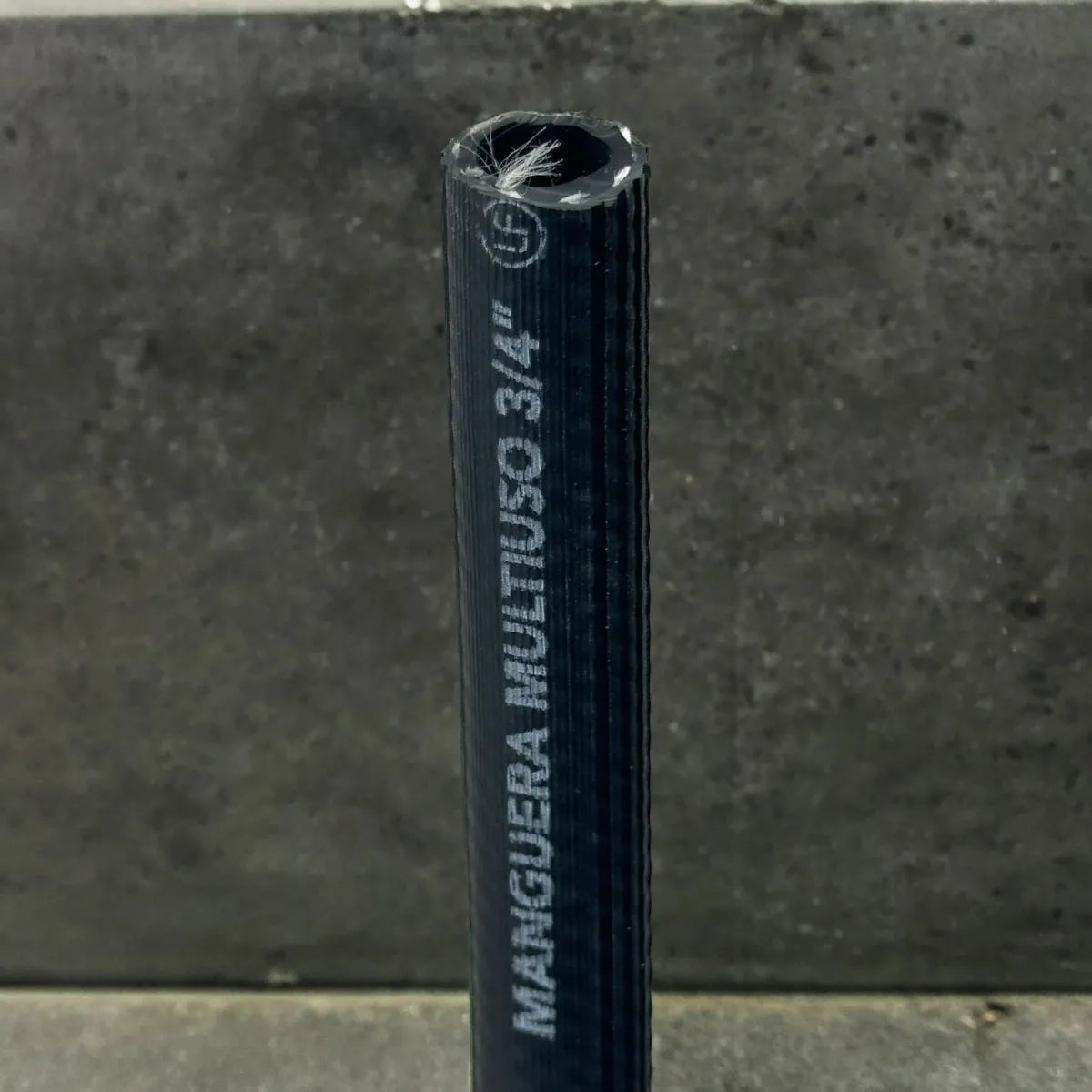 Manguera Gas 3/8"X1MT Negro LF - GASKA