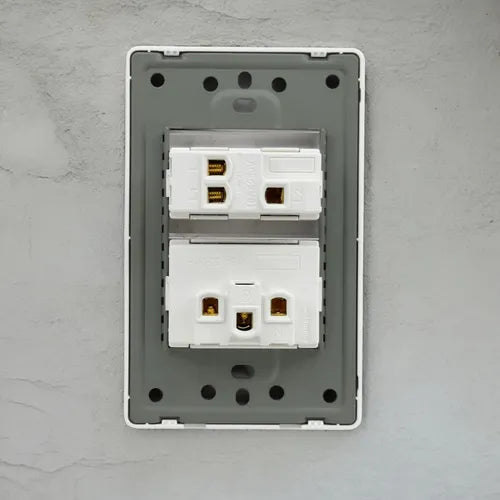 Toma Interruptor 3 Way Lumistar Linea Elite Negro - GASKA