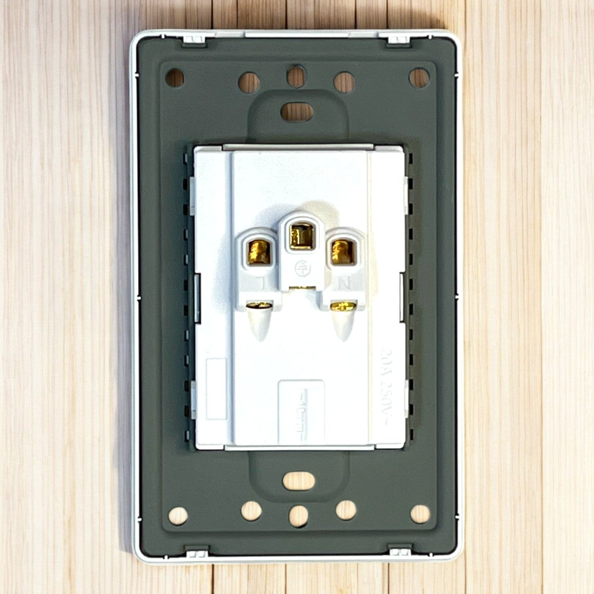 Toma Doble Elite Blanco 20AMP (127-250V) Lumistar