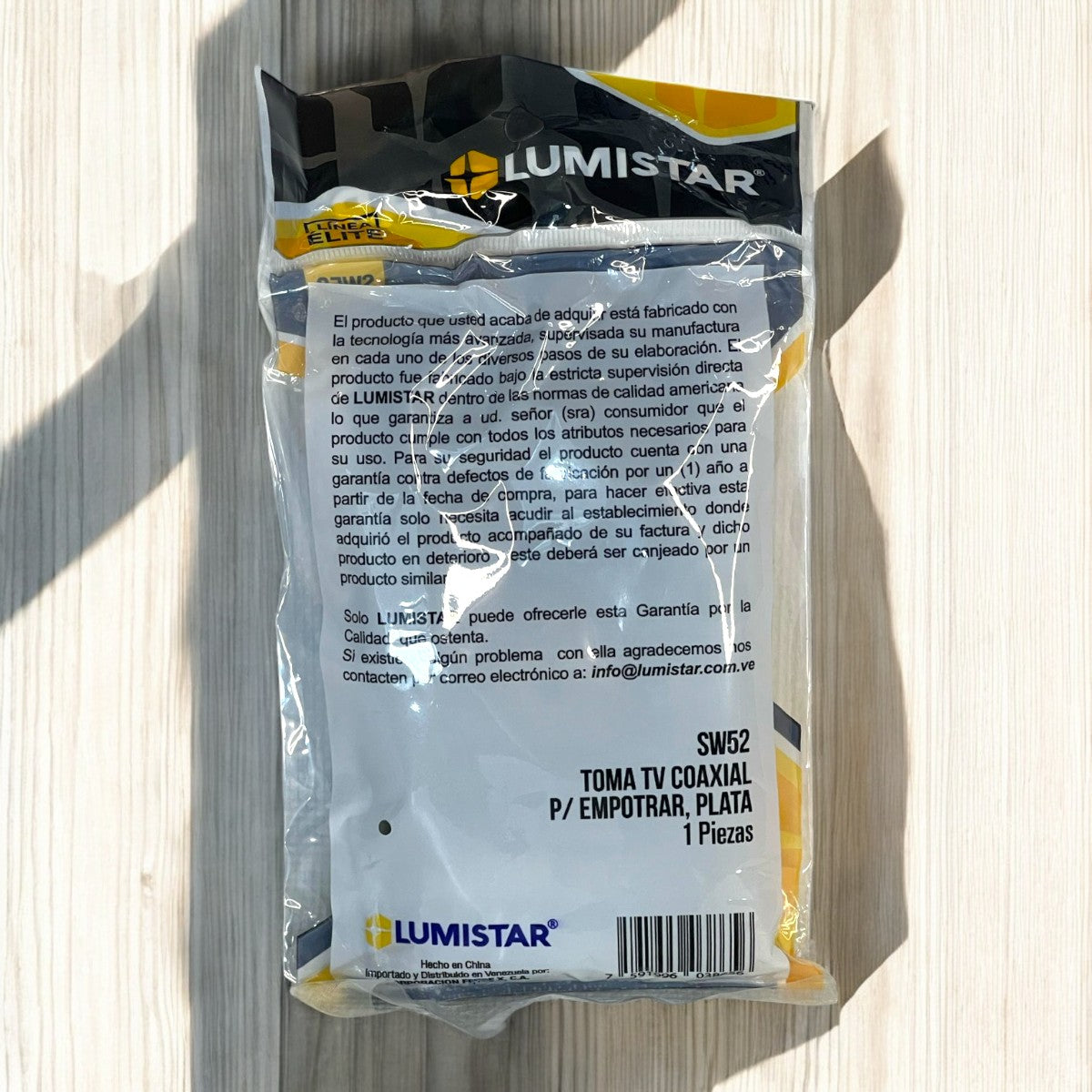 Toma Coaxial Elite Plata Lumistar