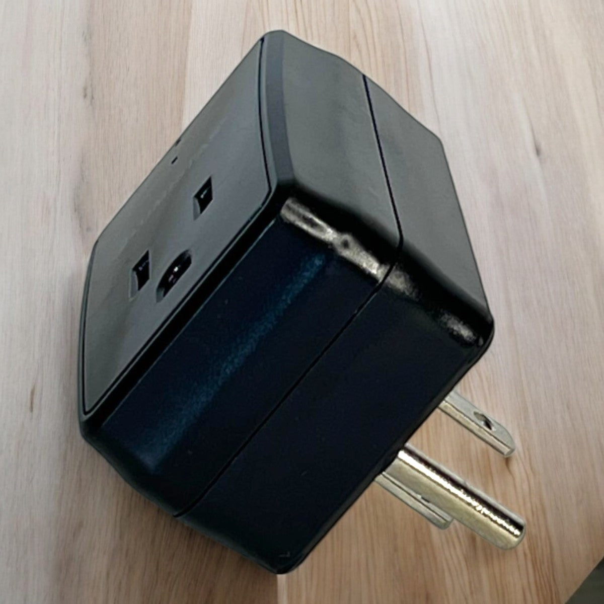 Protector De Voltaje Multiusos P/Equipos De Refrigeracion 90-140V 15AMP Lumistar