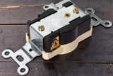Toma Corriente Sencillo Empotar 15amp 220v Troen