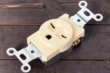 Toma Corriente Sencillo Empotar 15amp 220v Troen