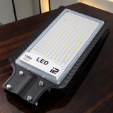 Reflector De Alumbrado Público Led Solar 150w 85v-265 Raptor
