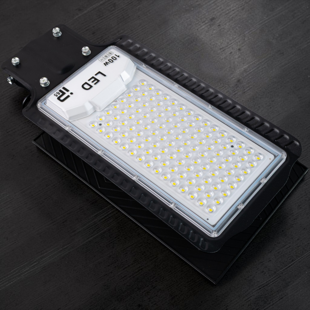 Reflector De Alumbrado Público Led Solar 100w 85v-265 Raptor