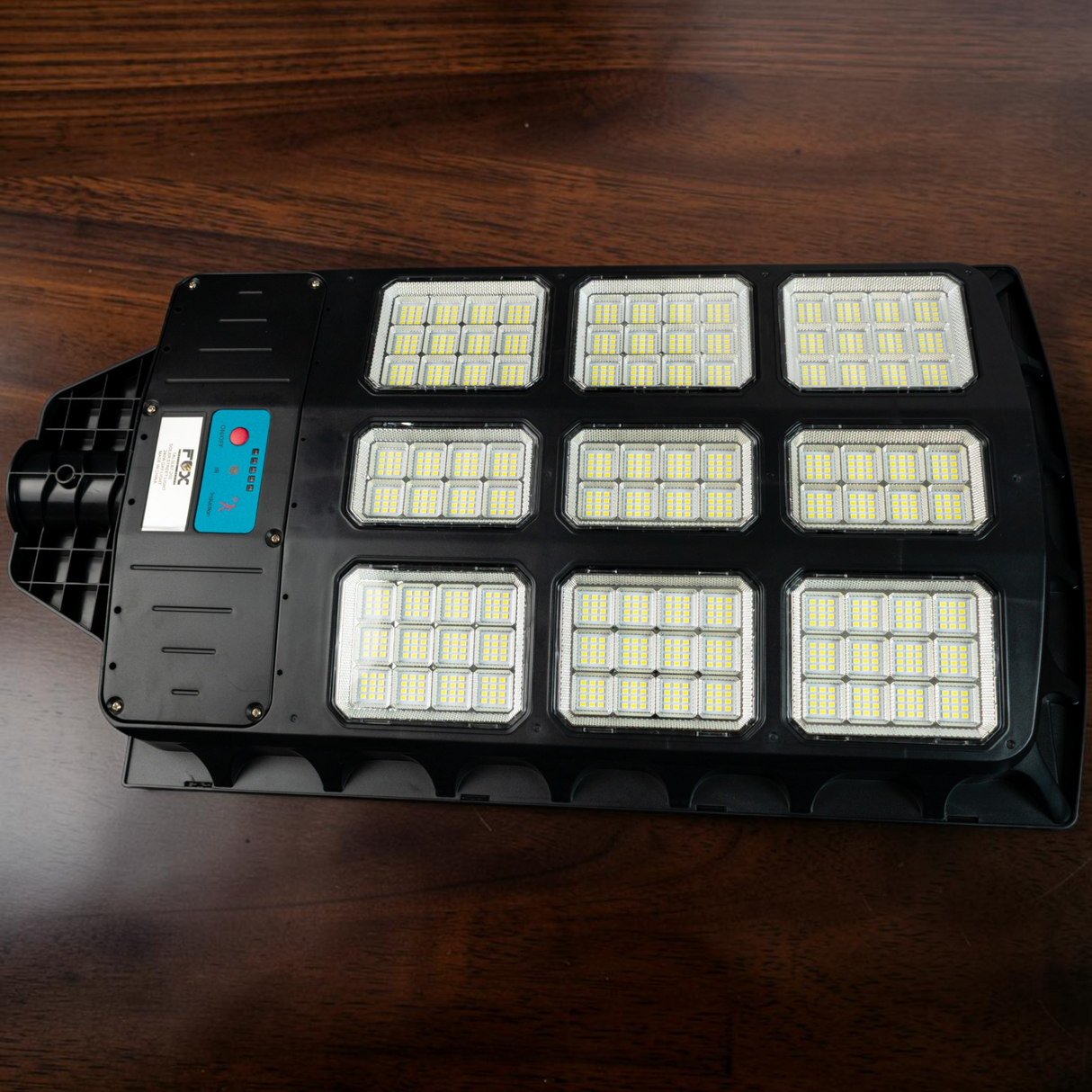 Reflector De Alumbrado Público Led Solar 240w Fox