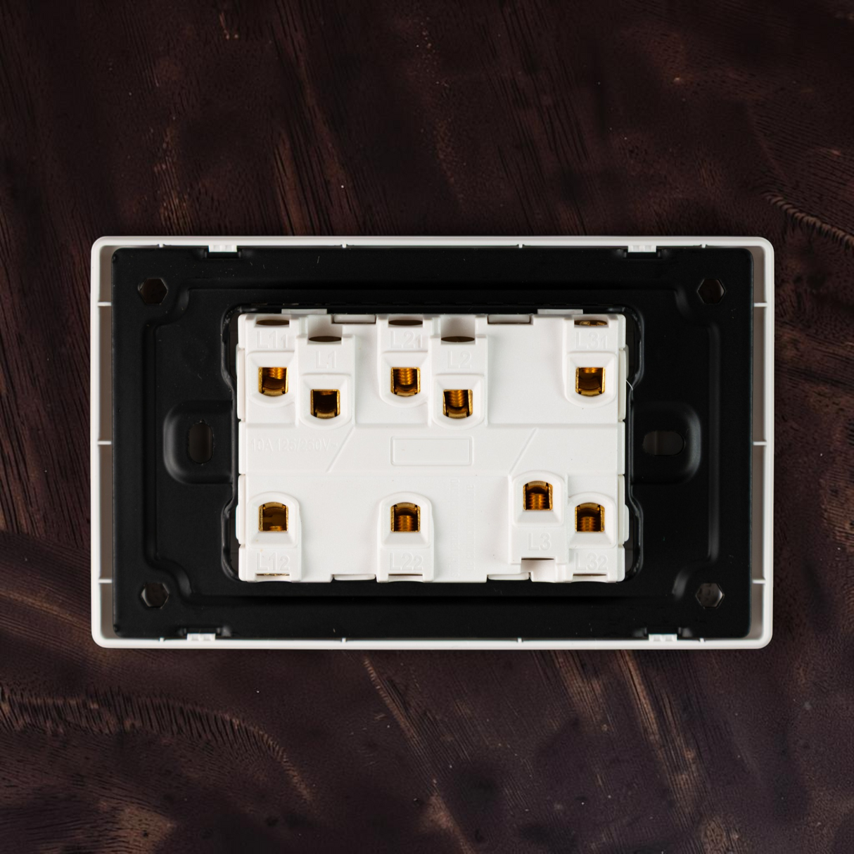 Interruptor 3 Botones Triple 2000w Lumistar