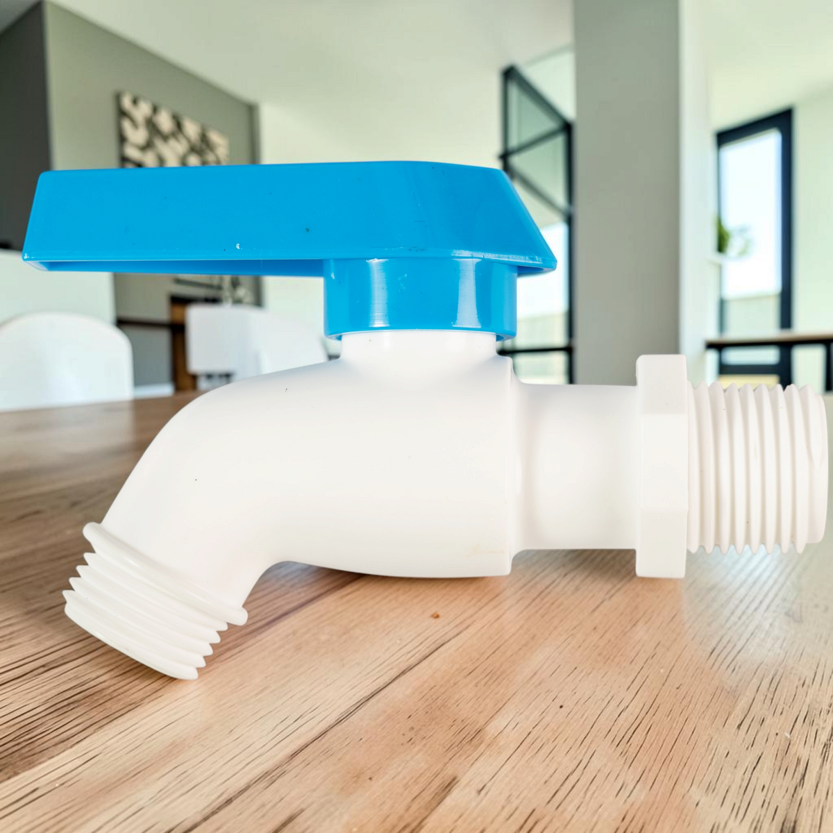 Llave Chorro Para Jardín Plástico 1/2 Blanco Griven